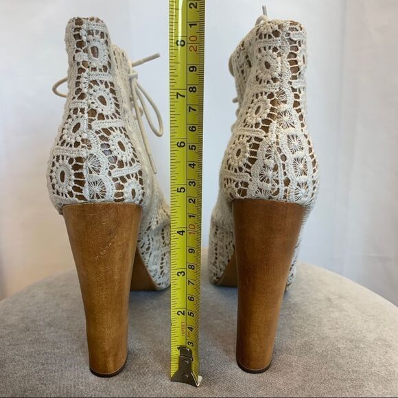 Jeffrey Campbell Lita Ivory Crochet Lace Up Platform Ankle Bootie Size 6🔥 - Picture 14 of 17